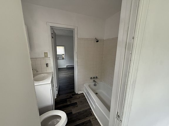 3rd image of 4134 Corbett Circlegwen #A