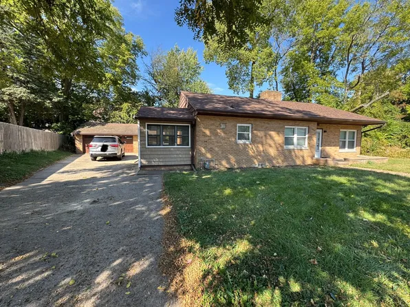 1185 27th St, Moline, IL 61265