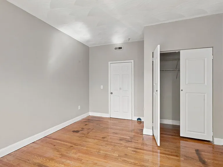 179-185 Chestnut Street — Photo 6