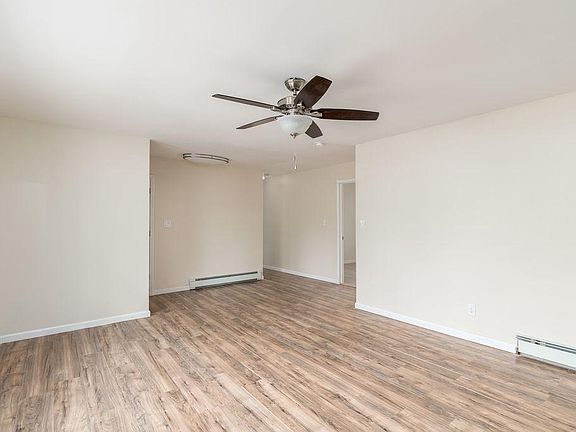 3rd image of 282 Orchid Dr #Penthouse