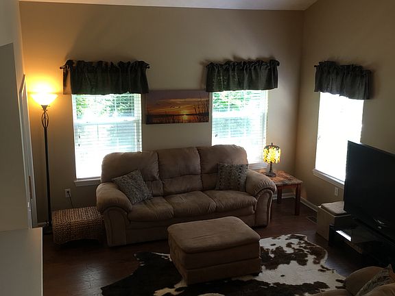 5th image of 691 Ashberry Ct