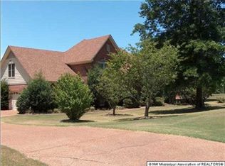 8565 Grandview Lake Dr, Walls, MS 38680