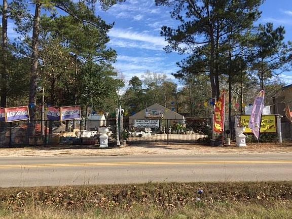 2nd image of 1301 N Causeway Blvd