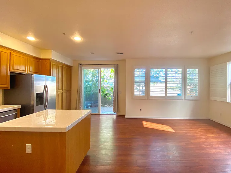 7315 Carter Ave — Photo 3