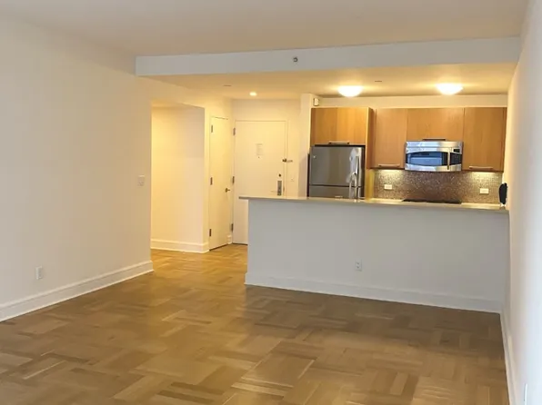 400 West 63rd Street image 2 of 12