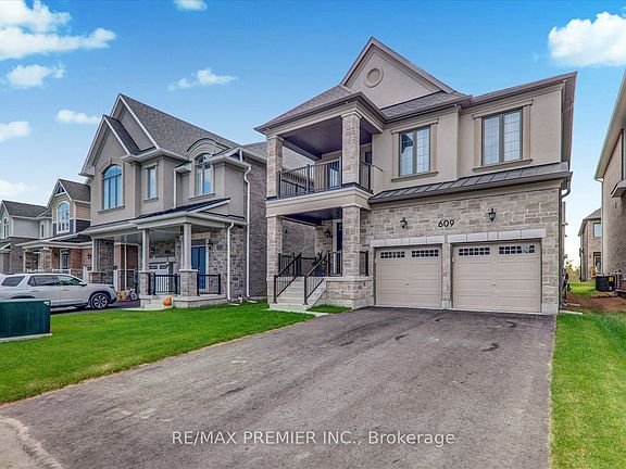 3rd image of 609 Mika St