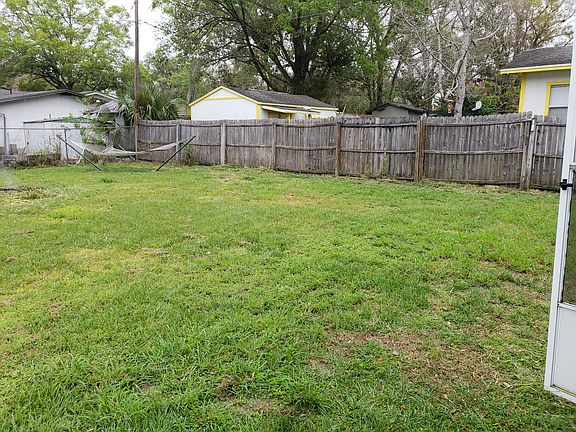 3rd image of 215 Florida Ave