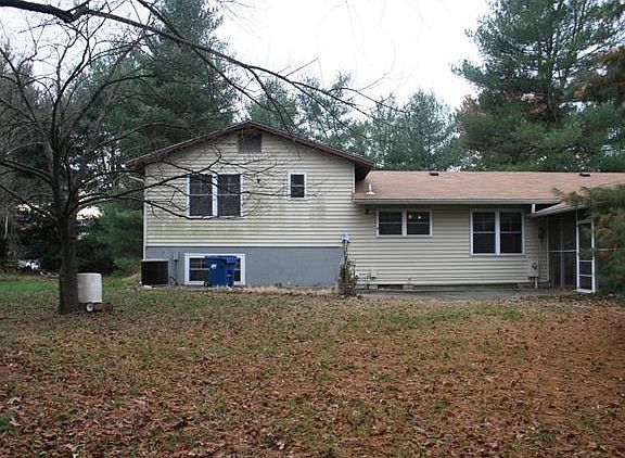 3rd image of 117 Midland Ave