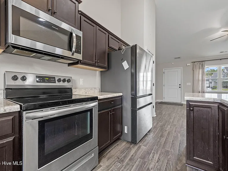 111 Anderson Ave — Photo 10
