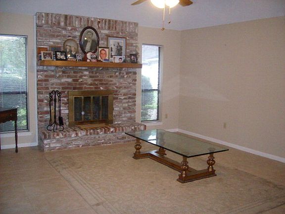 3rd image of 2530 Thunderbird Dr