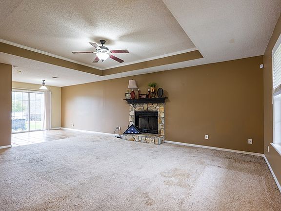 3rd image of 4020 Foxridge Ln