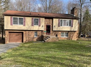 2159 Tuscarora Dr, Pocono Lake, PA