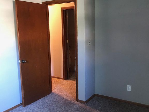 3rd image of 229 River Ln