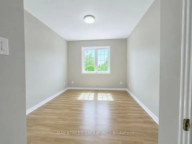 3168 Cabano Cres — Photo 24