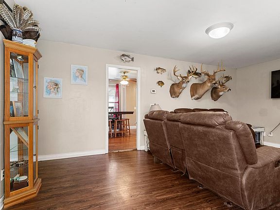 3rd image of 1003 E Fairview Dr