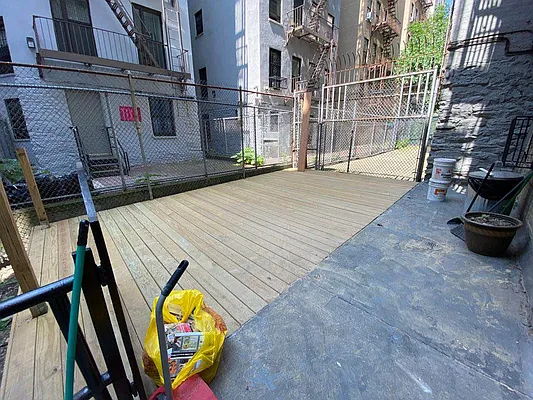 Rented by EastMount Realty LLC | media 18