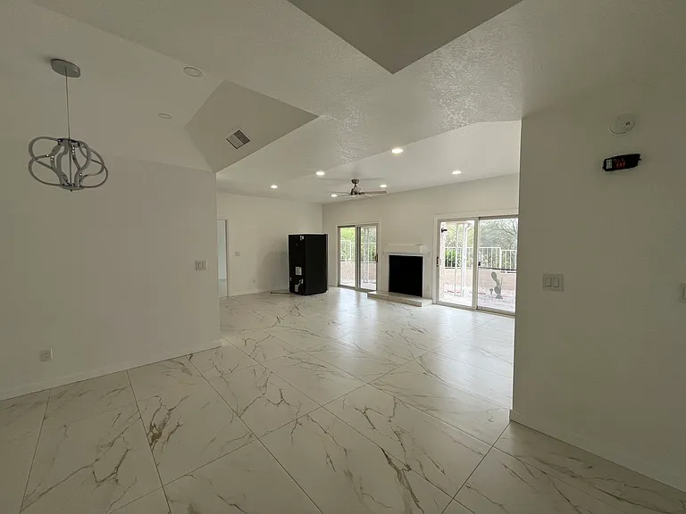 5540 N Mica Mountain Dr — Photo 12
