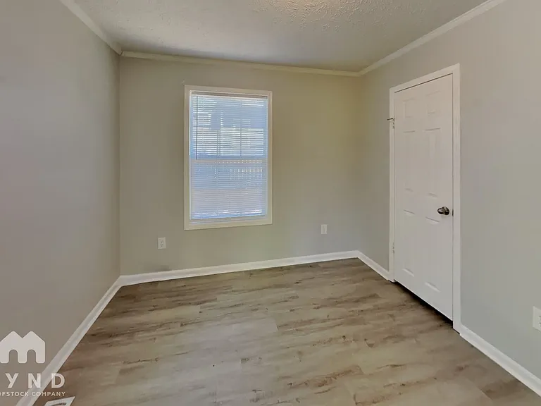 2208 Shalimar Dr — Photo 11