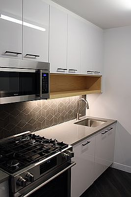 5th image of 250 E Houston St APT 2J
