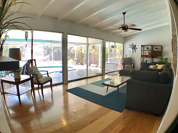 3rd image of 2404 Gulf Gate Dr