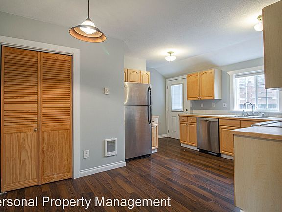 5th image of 403 W McLoughlin Blvd