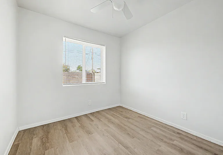 2045 E Orange St — Photo 21