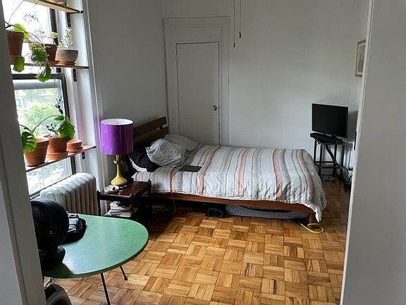 4th image of 1047 Bedford Ave #A22