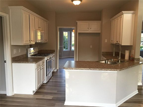 5th image of 1190 Fountain Glen Dr