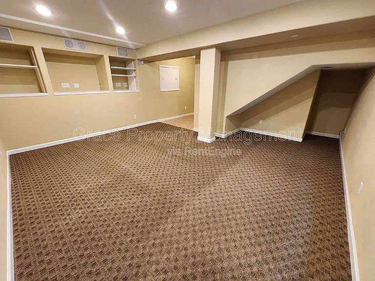 4731 Lucca Dr — Photo 25