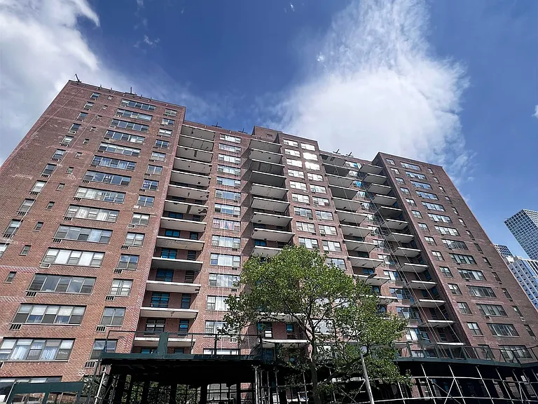 10 Huron Ave #1E — Photo 18