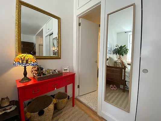 Rented by Buchbinder & Warren | media 18