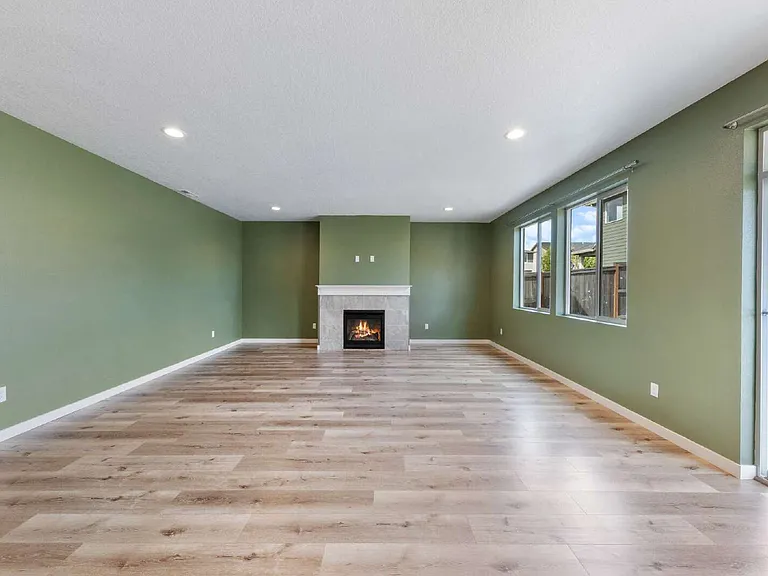1722 N Kalapuya Pl — Photo 6