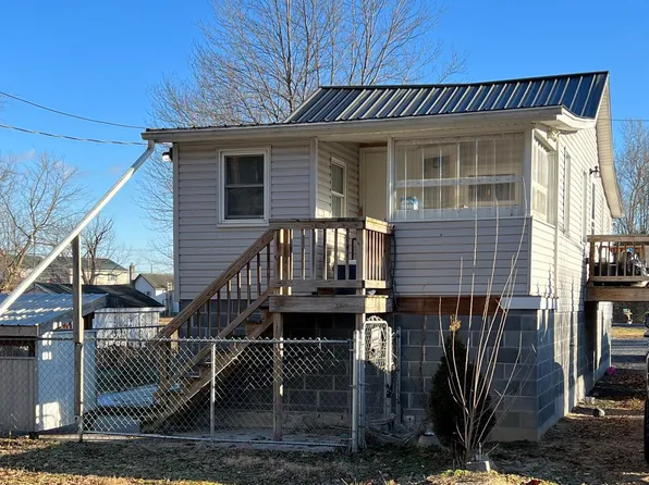 756 Mickey Inn Ln, Chambersburg, PA 17202