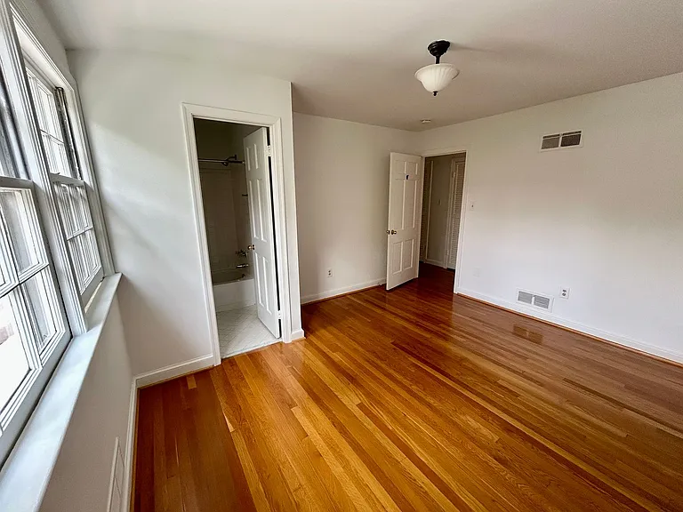 5100 Upton St NW — Photo 34