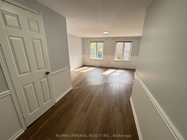 98 McMorran Cres — Photo 14