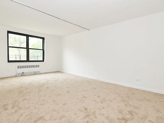 3rd image of 84-01 Main St #304