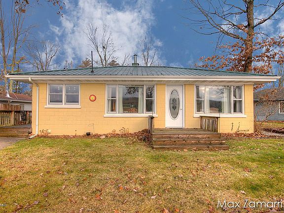 2nd image of 5824 E Pine St
