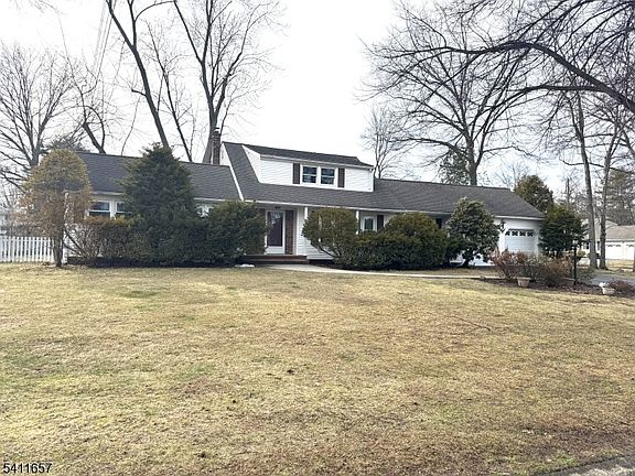 5th image of 2 Peach Tree Ct
