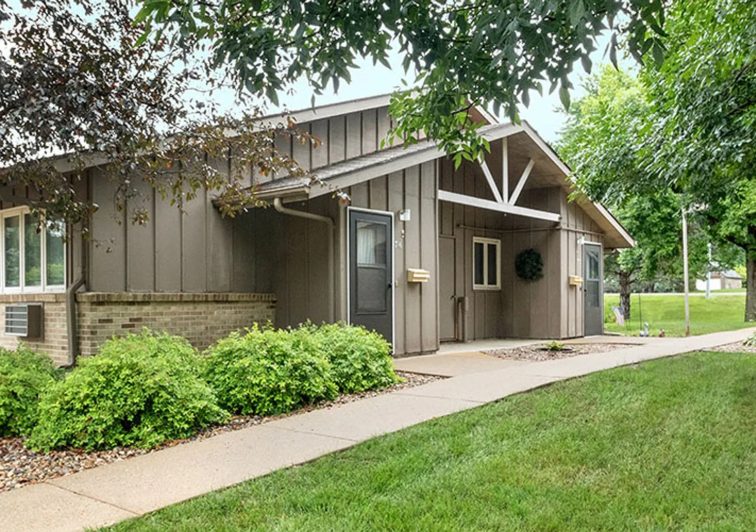 1 bed, 585 sqft, $875 — Photo 1