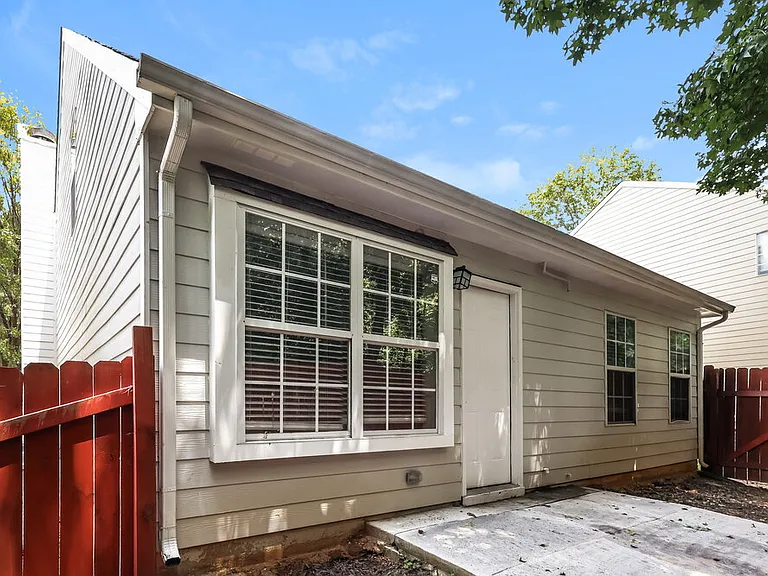 4423 Ravenwood Dr — Photo 17