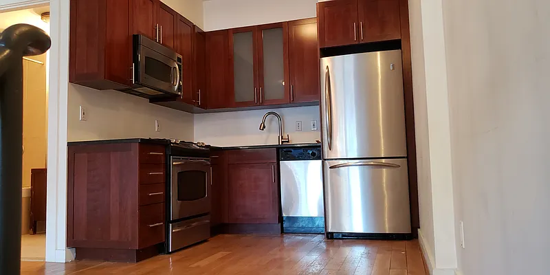 Rented by MCR Realty | media 3