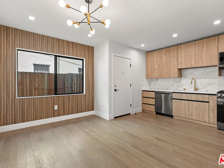 1444 S Crescent Heights Blvd — Photo 2