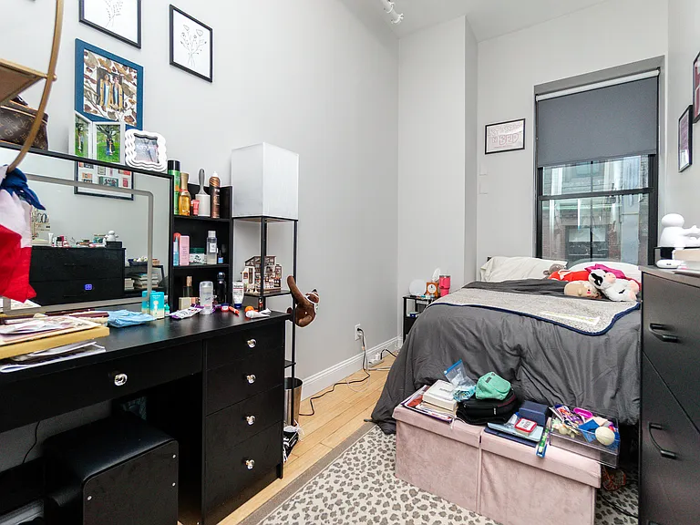 37 Temple Pl — Photo 5