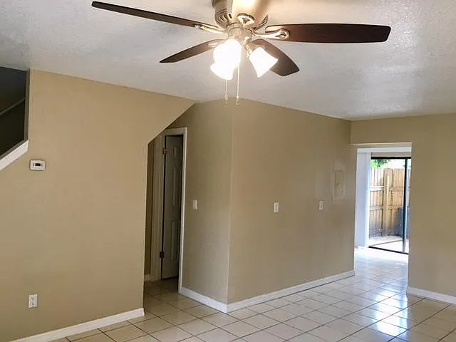 2 bed, 2.5 bath, 1031 sqft, $1,650 — Photo 4