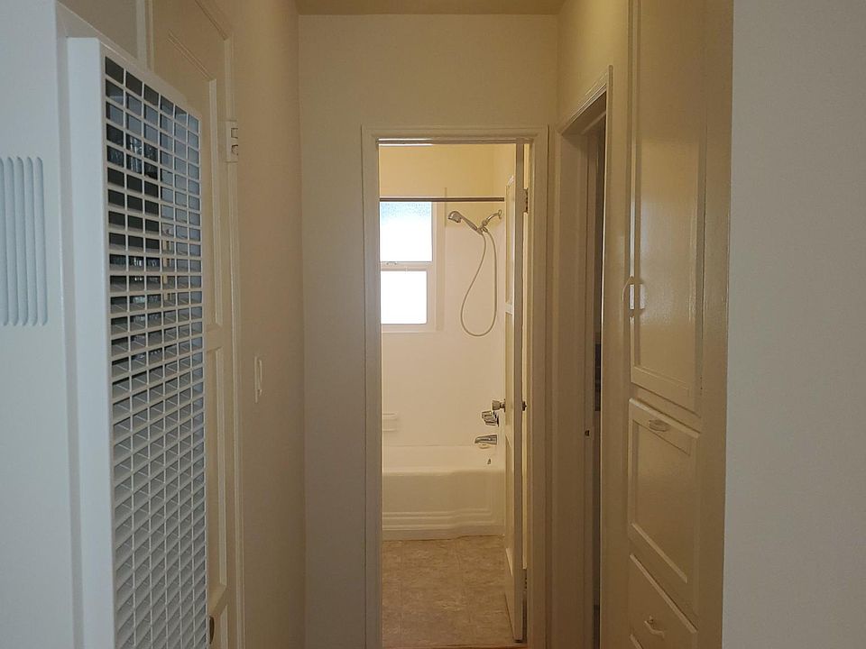 1st image of 240 N Jackson St APT 3