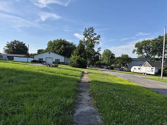 4th image of 906 Jefferson St