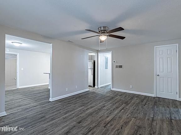 3rd image of 7028R Delisle Dr