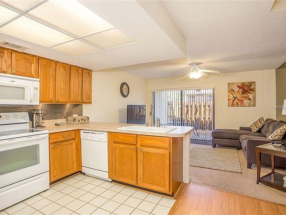 4th image of 1329 Windsor Dr #1329