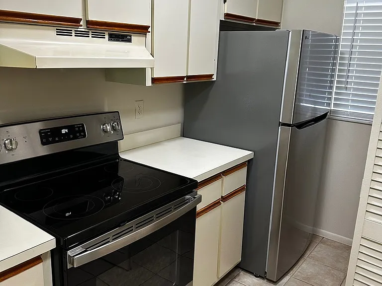 175 Yorktowne Dr #10 — Photo 5