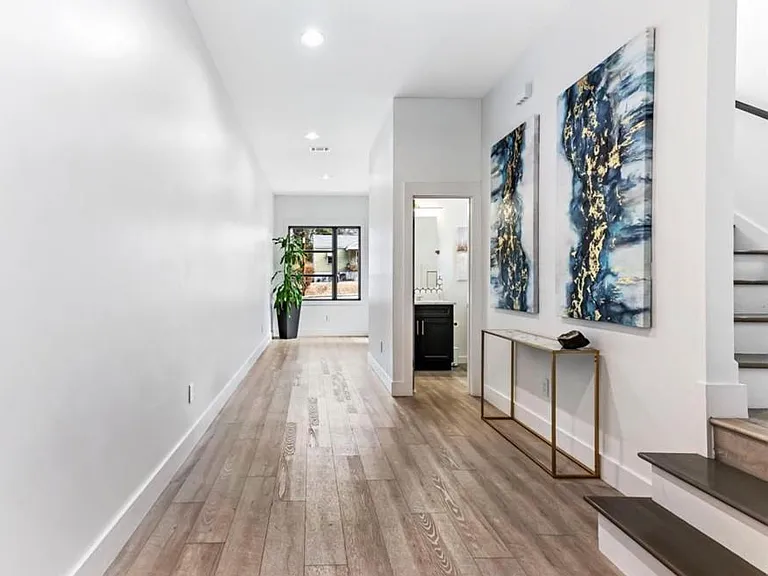 379 Enota Pl SW — Photo 26